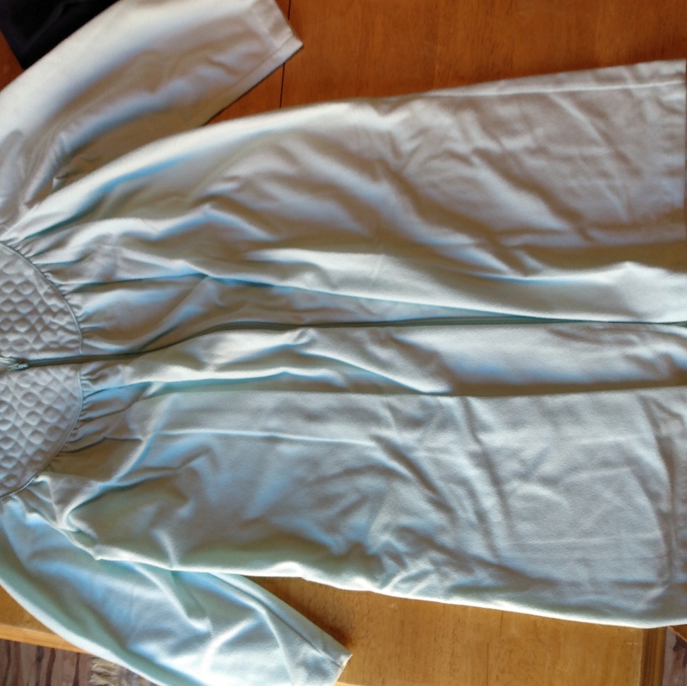 Zip-up Robe